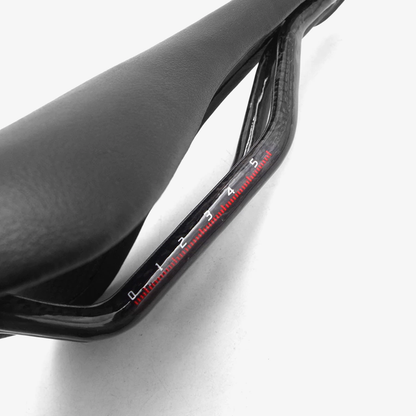 Sillin Carbono Ultraliviano 167g 154mm